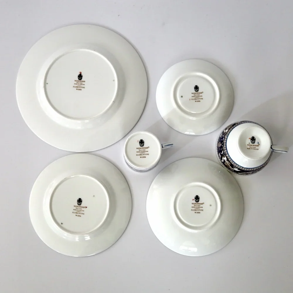 Wedgwood Florentine 6 Piece Place Setting Dark Blue Rim Plate Cups Saucers W1956